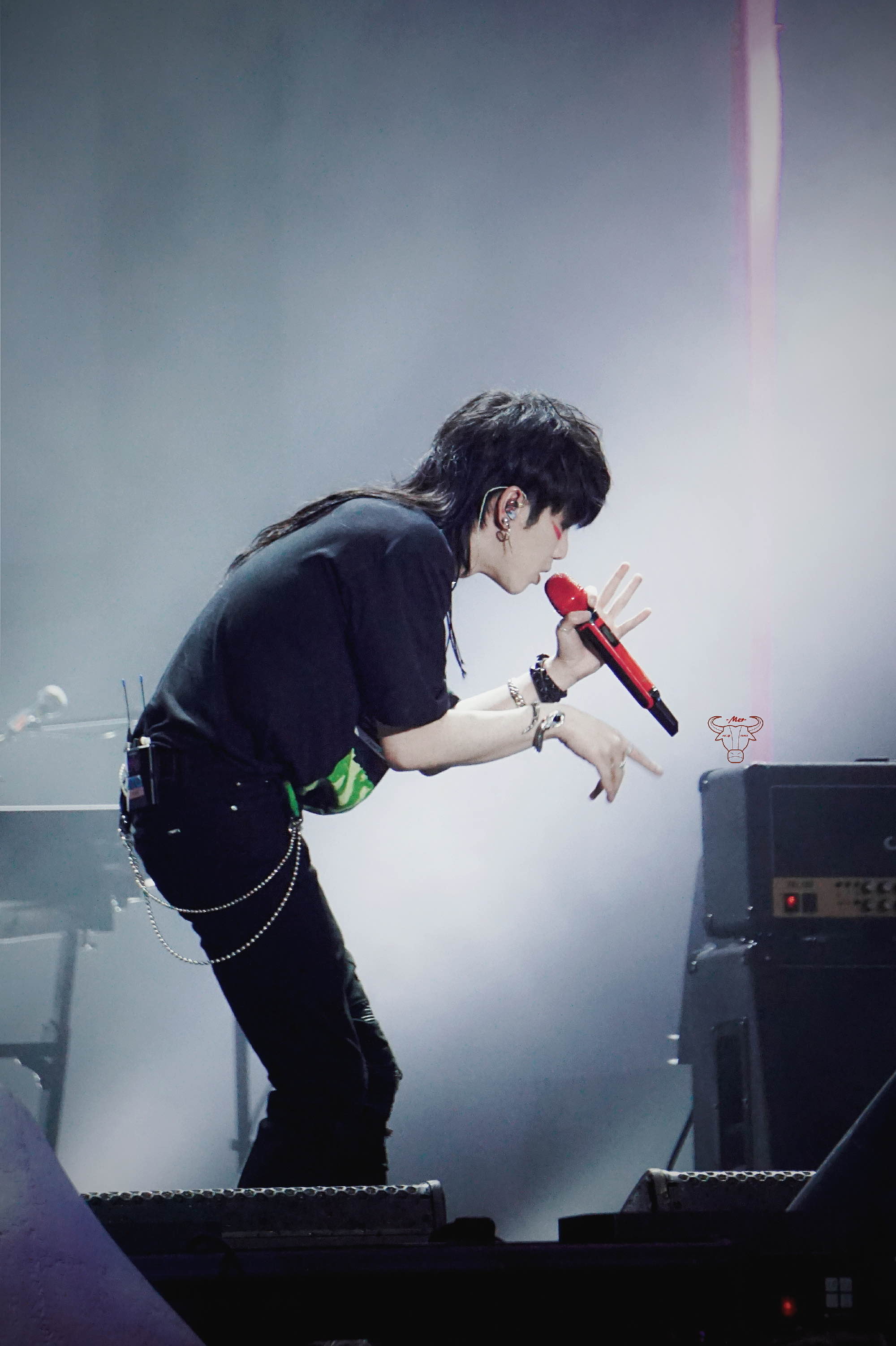 华晨宇美图你眸海温涟藏着山高水远和我的人间