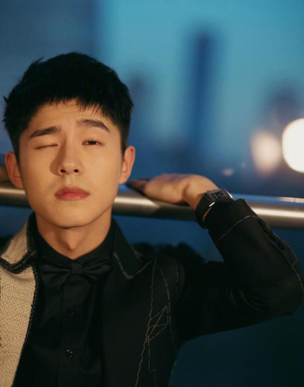 刘昊然全新的21岁