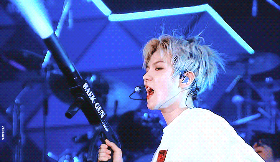 查看完整图片人间理想边伯贤7878