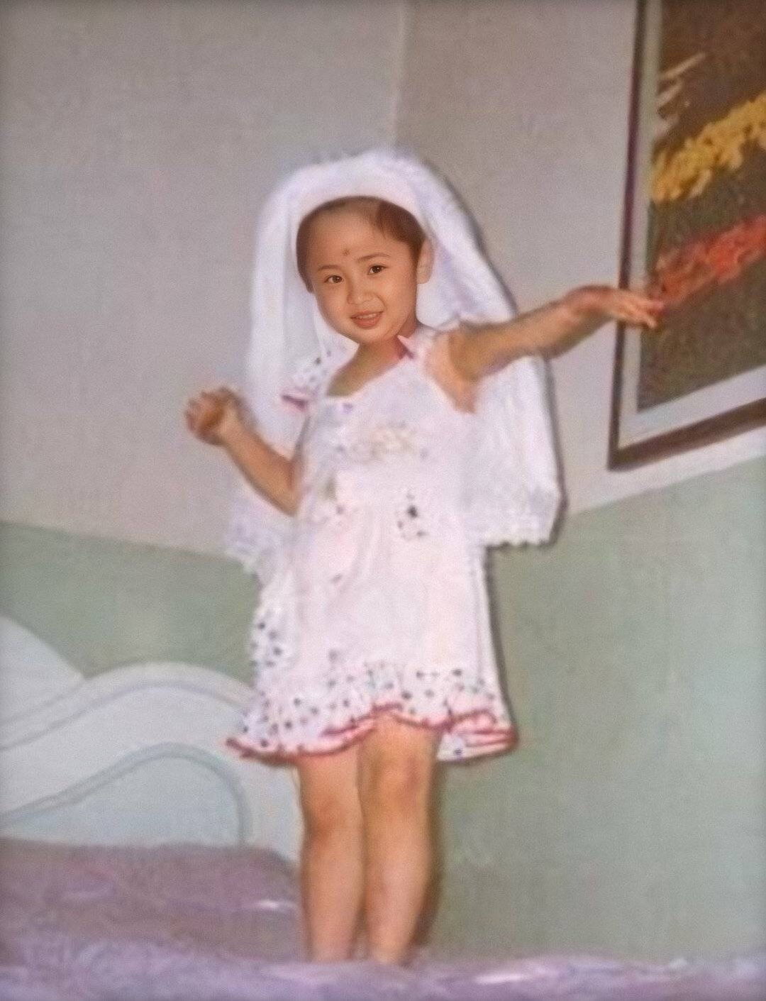 杨紫小时候求关注