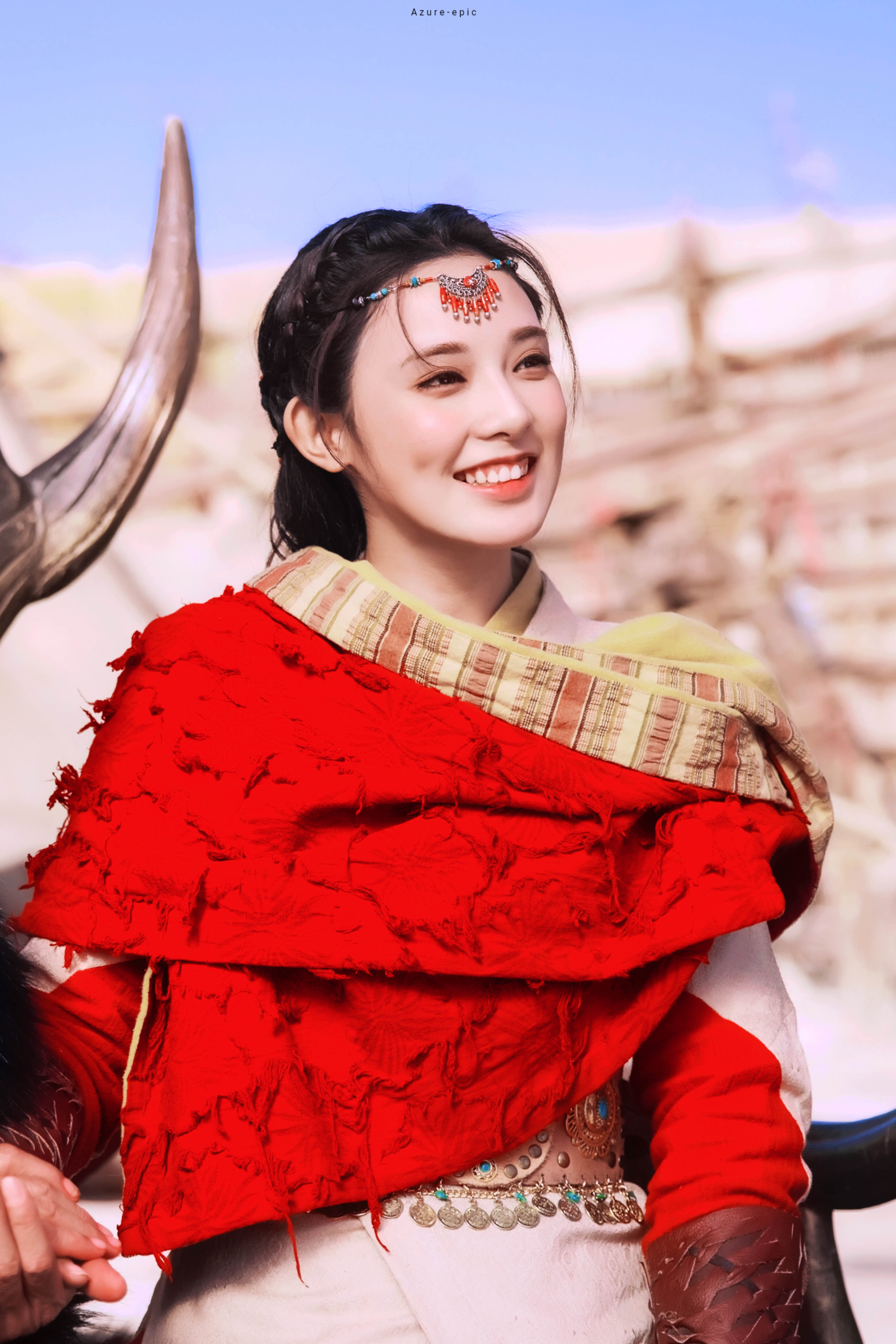 彭小苒美图惊艳岁月的红衣