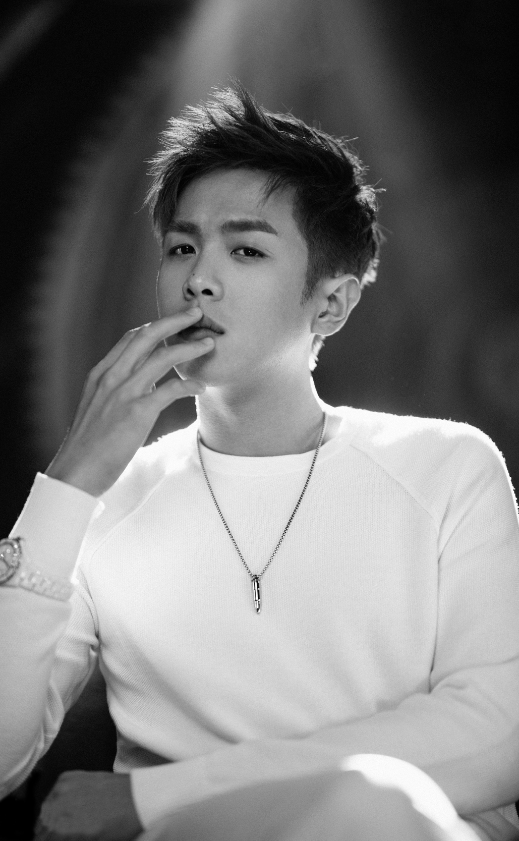 张若昀白衣帅哥