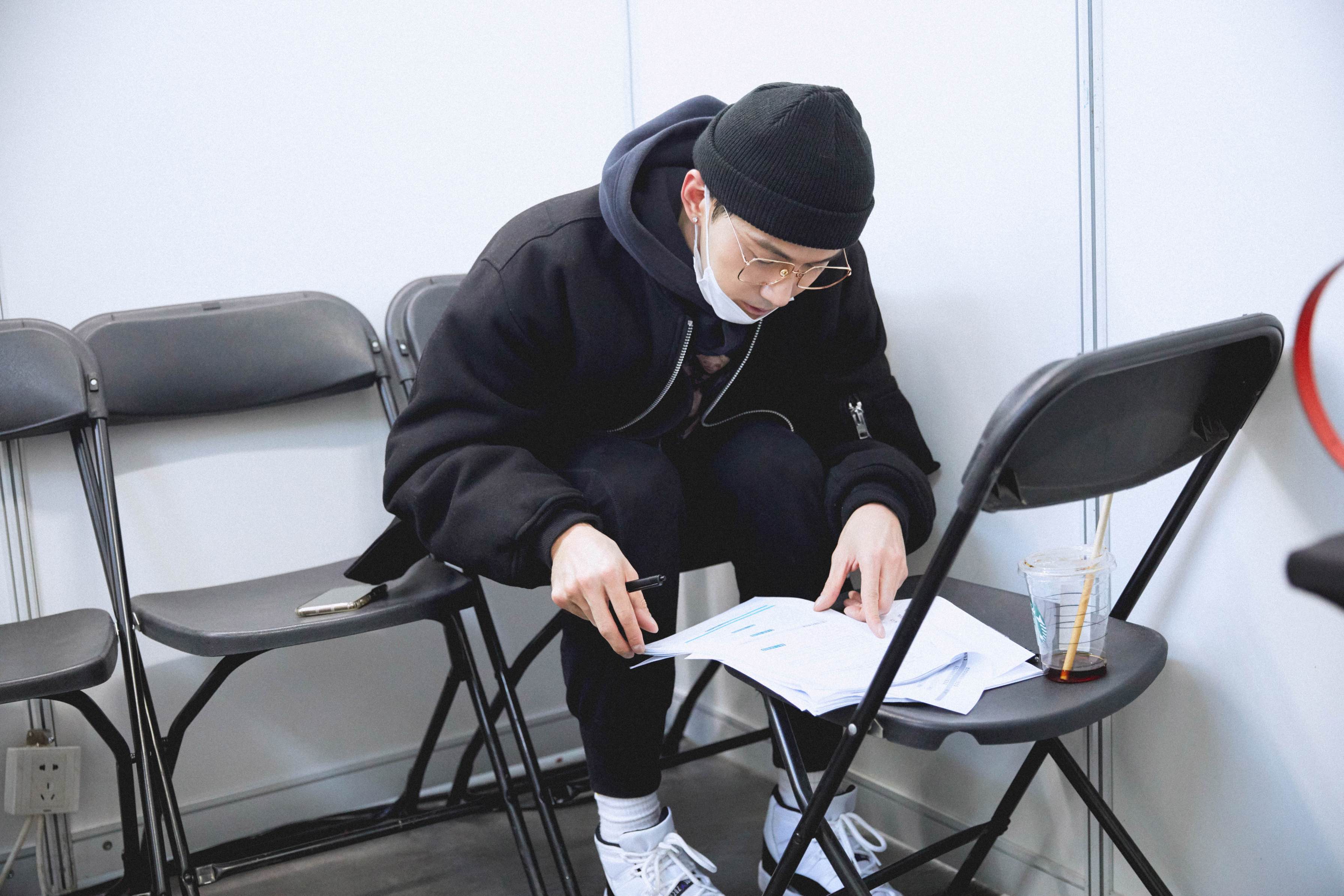 【徐正溪】认真工作日男人最有魅力