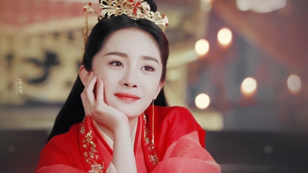 杨幂饭修一袭红衣震慑天下