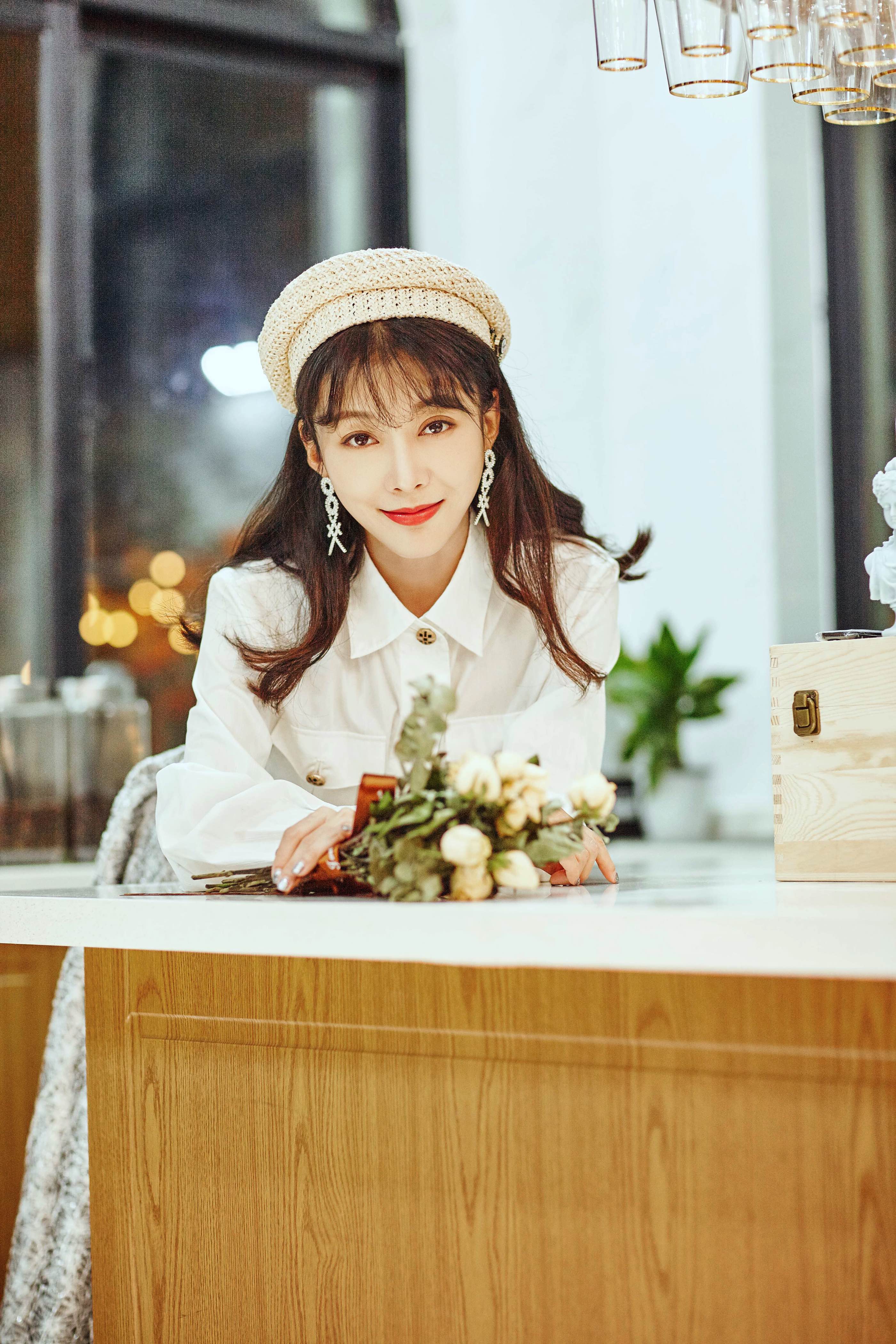 明星孙佳奇复古写真曝光