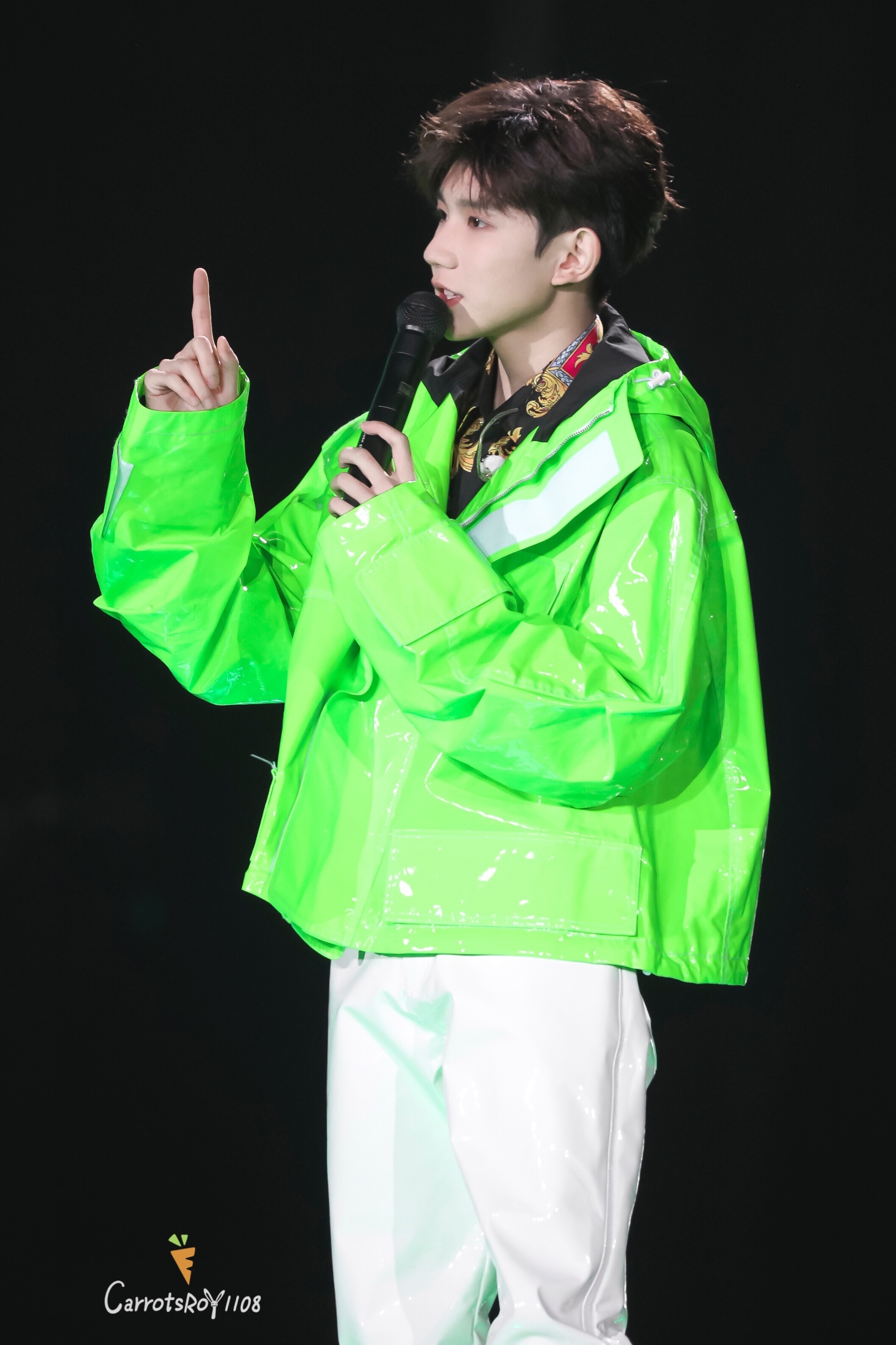 王源美图星光璀璨唯爱王源