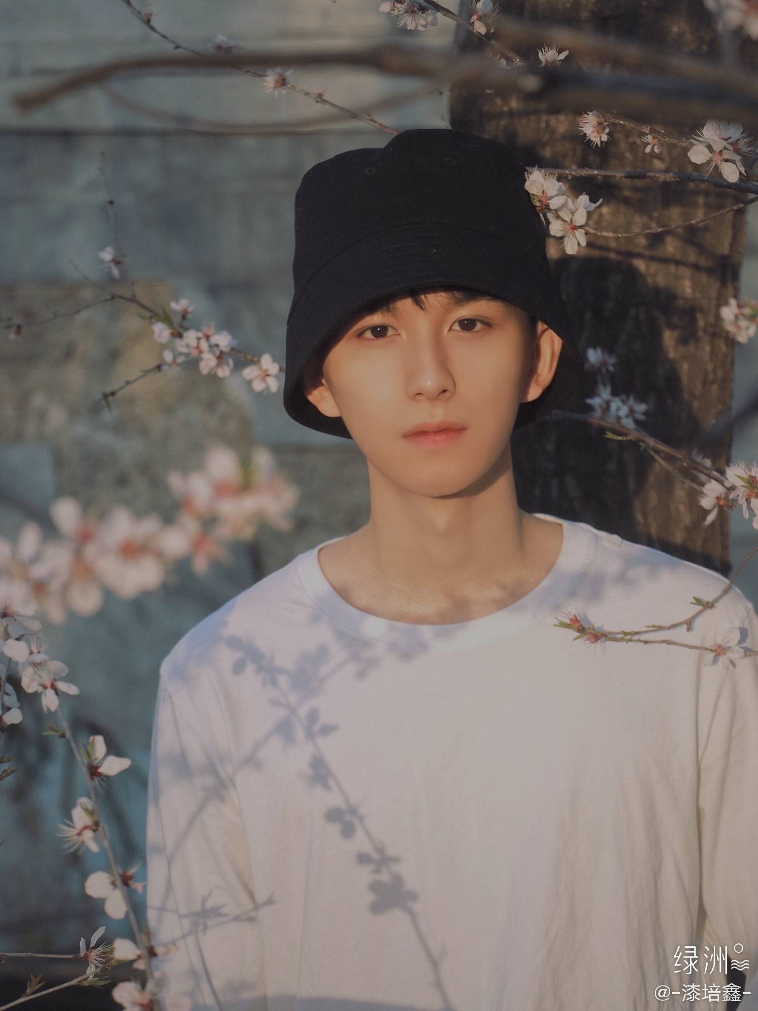 帅气的二皇子##全世界最好的漆培鑫# 什么都可以和别人