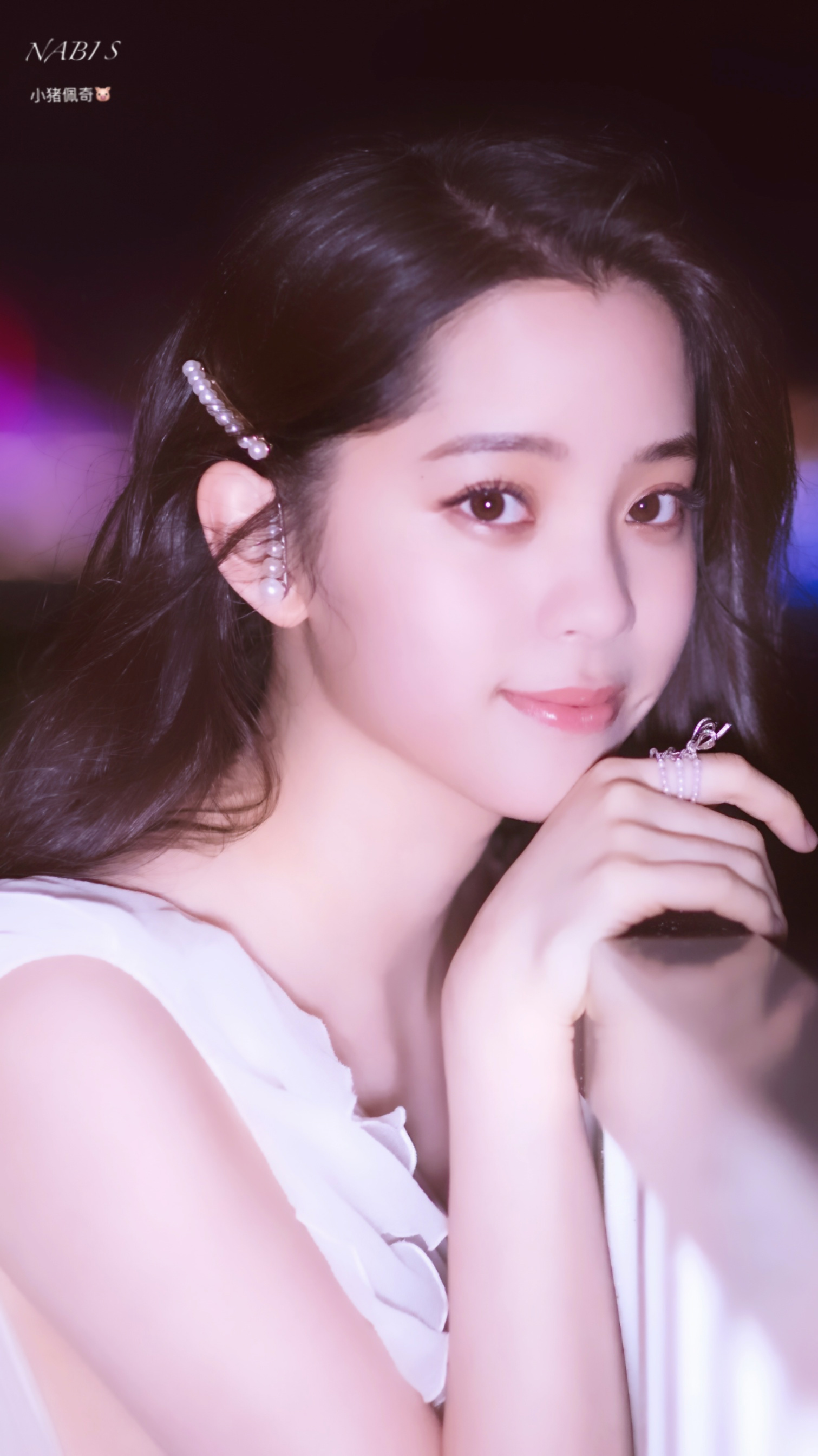 欧阳娜娜美图所有人都在抬头看星星的时候我在看着你