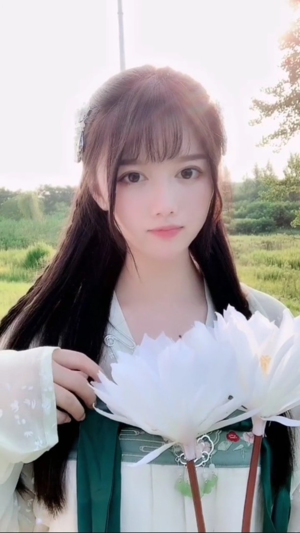 外星奇遇7兜兜无奈只能把露脸照片给外星人妙妙却跳楼了