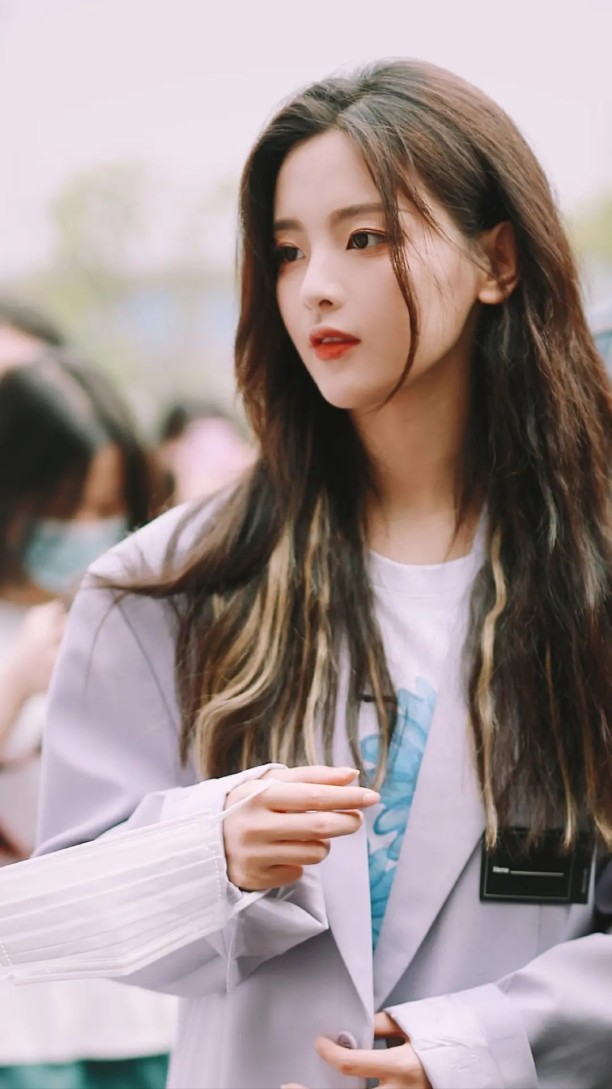 31爆笑脱口秀工厂不愧是财神爷做屏保,杨超越数钱一拿一个准01:27爆笑