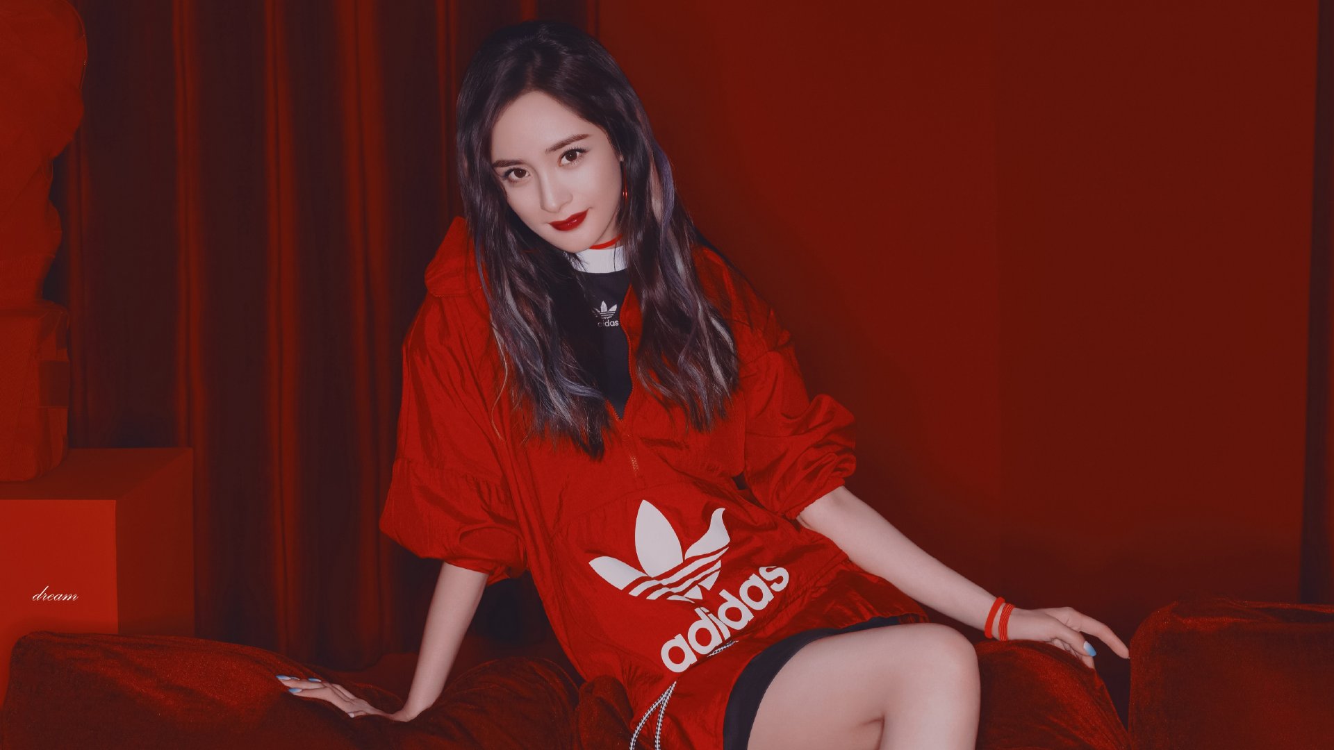 杨幂美图阿迪达斯代言