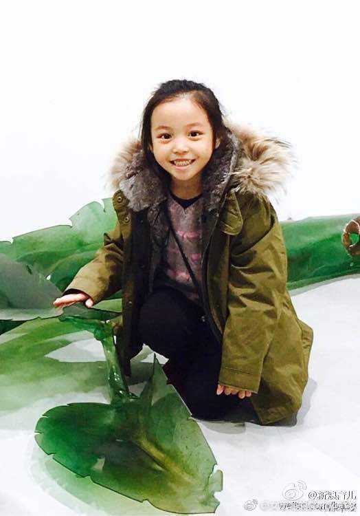  我们小四月新宝宝太有爱了和父母