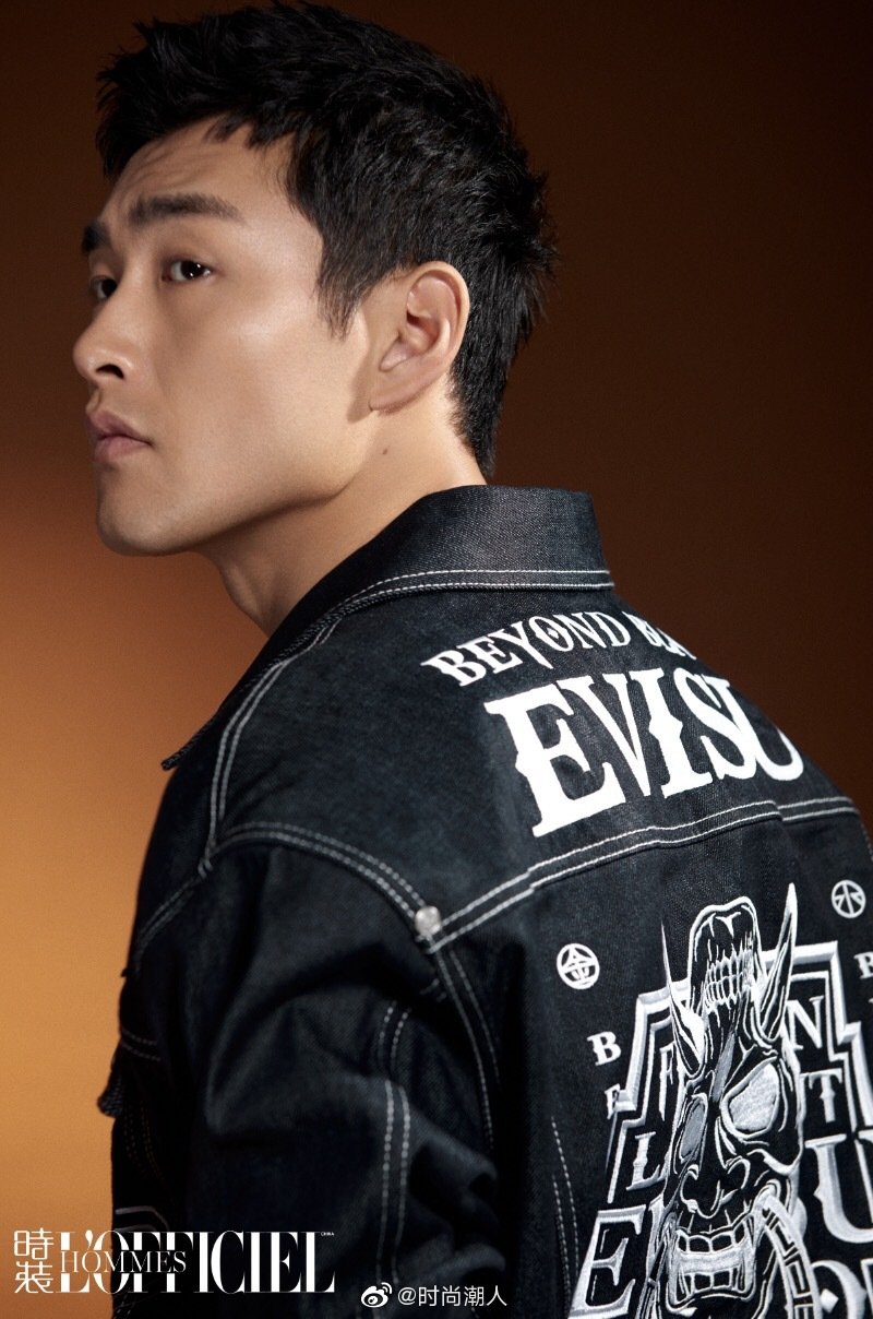时尚潮人# 王彦霖 x《时装男士》新期大片, 从运动风