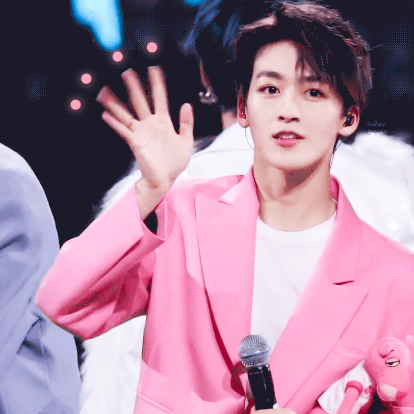 何洛洛vlog:男友力max!何洛洛挑战n连抱学员