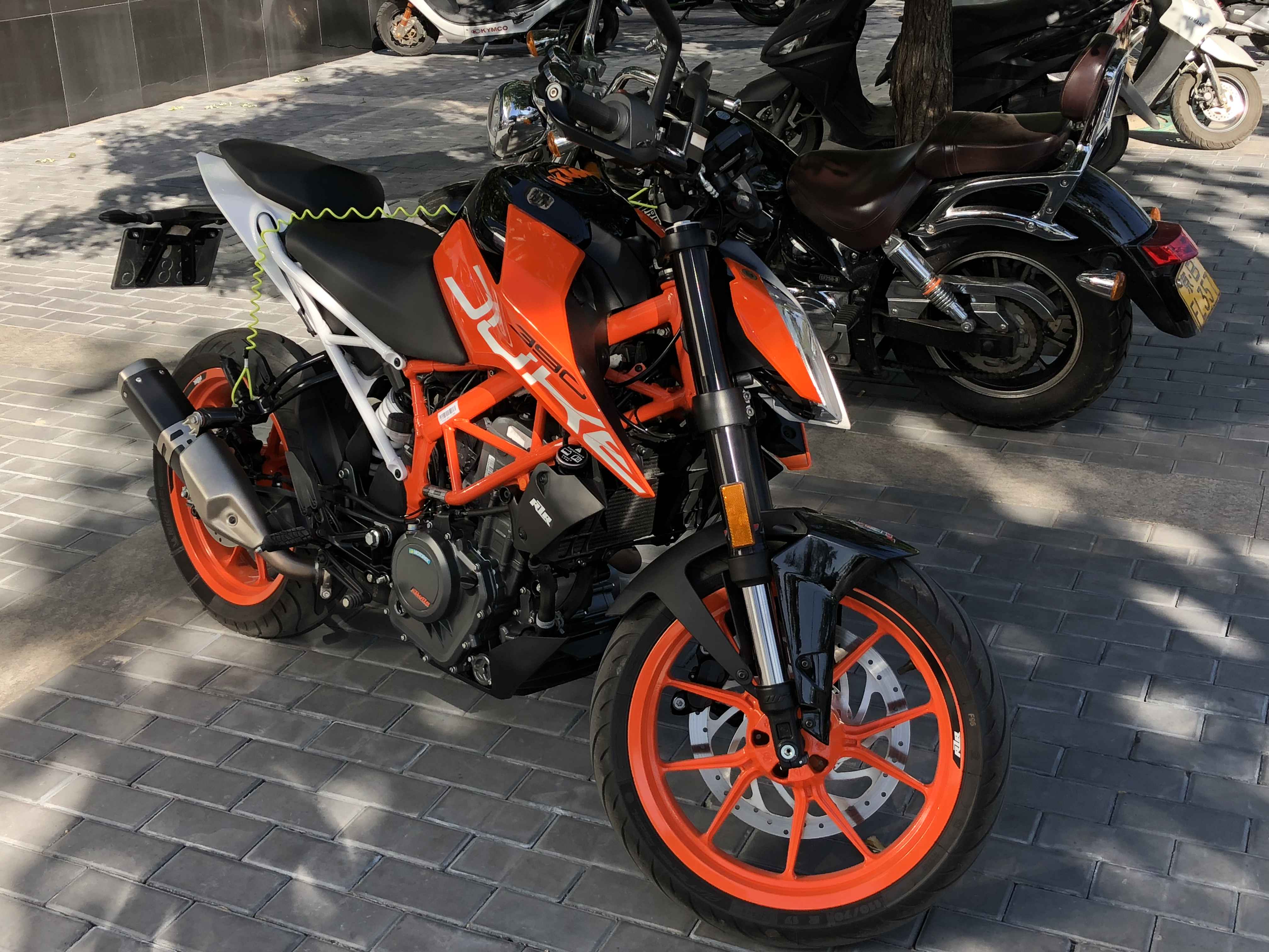 追求运动乐趣,新款ktm 390 duke呆子测评_腾讯视频