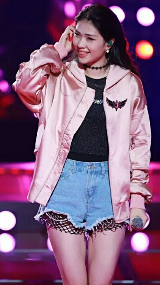 青沫lemon~2019-04-17              希望肖敏晔会红起来!