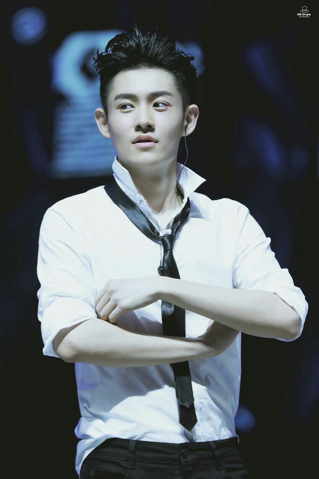 林子杰夜空中最亮的星走心听一半就忍不住浑身发抖默默落泪