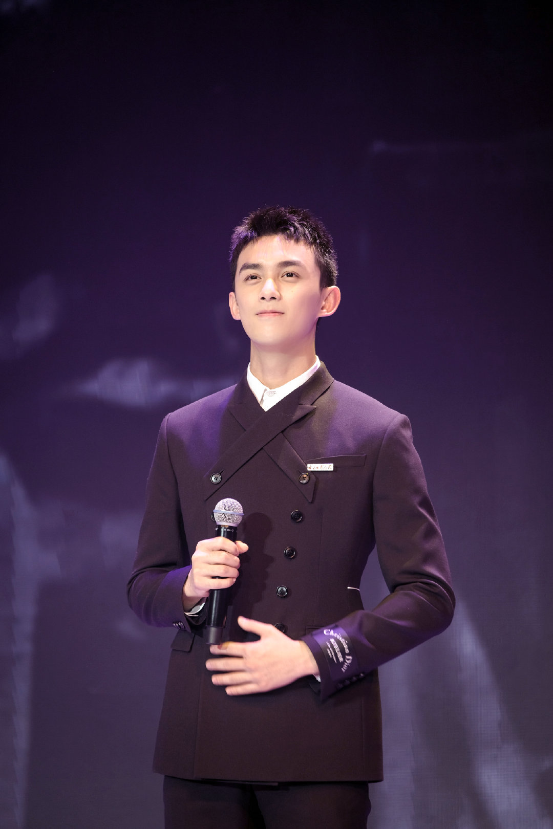 吴磊北京电影学院献礼