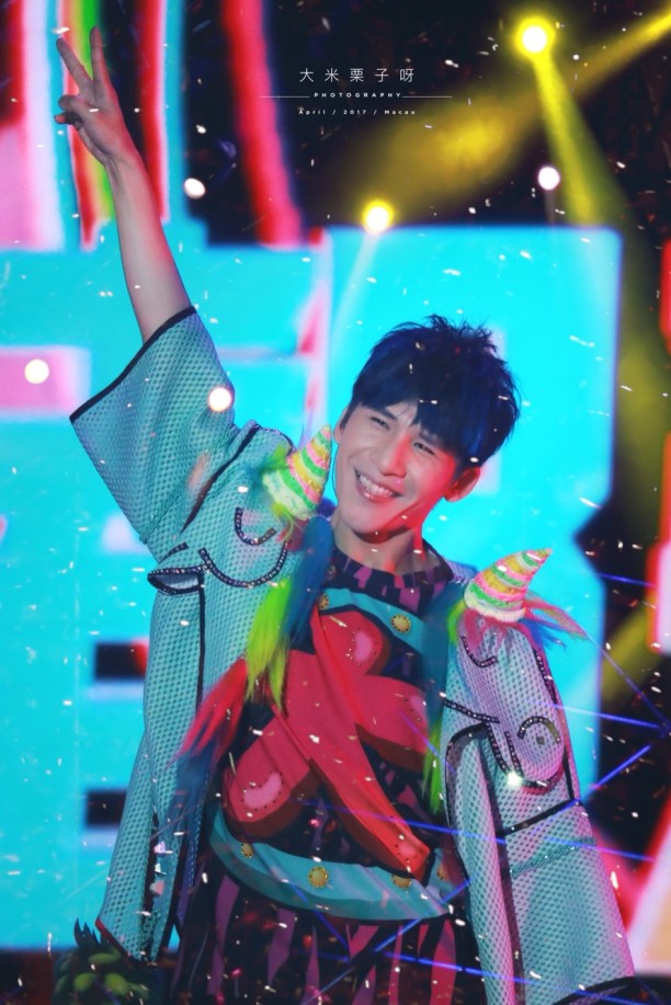 第8集:大张伟密子君上演猎场宫心计 曝料男明星吃外卖装女生