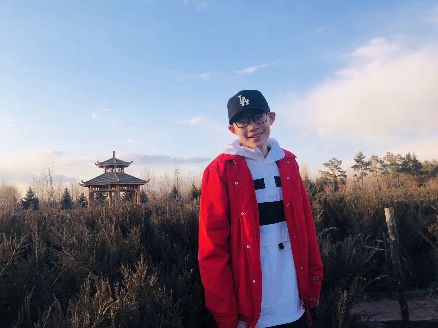 释小松成长的少年李思瑶