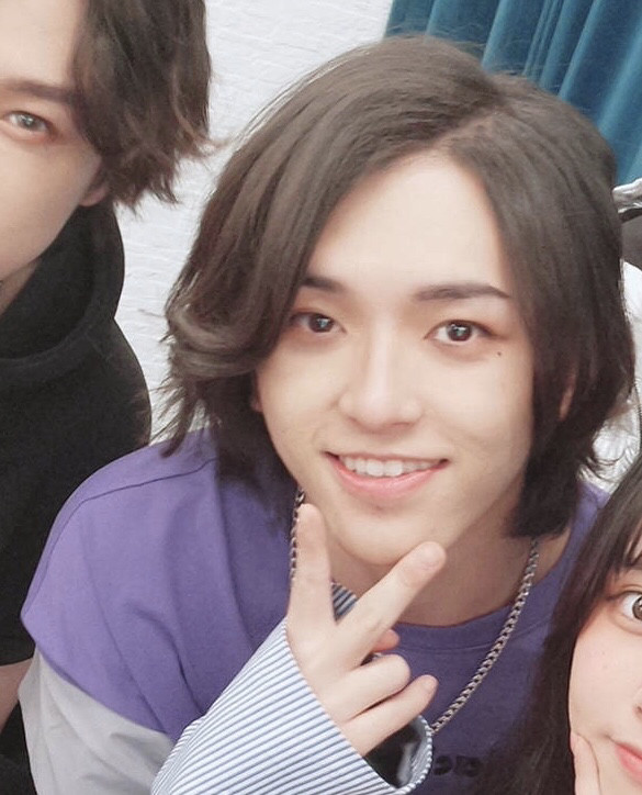 7232019-04-30sorbet a la fraise营将一个美少年逼成了表情包8172019