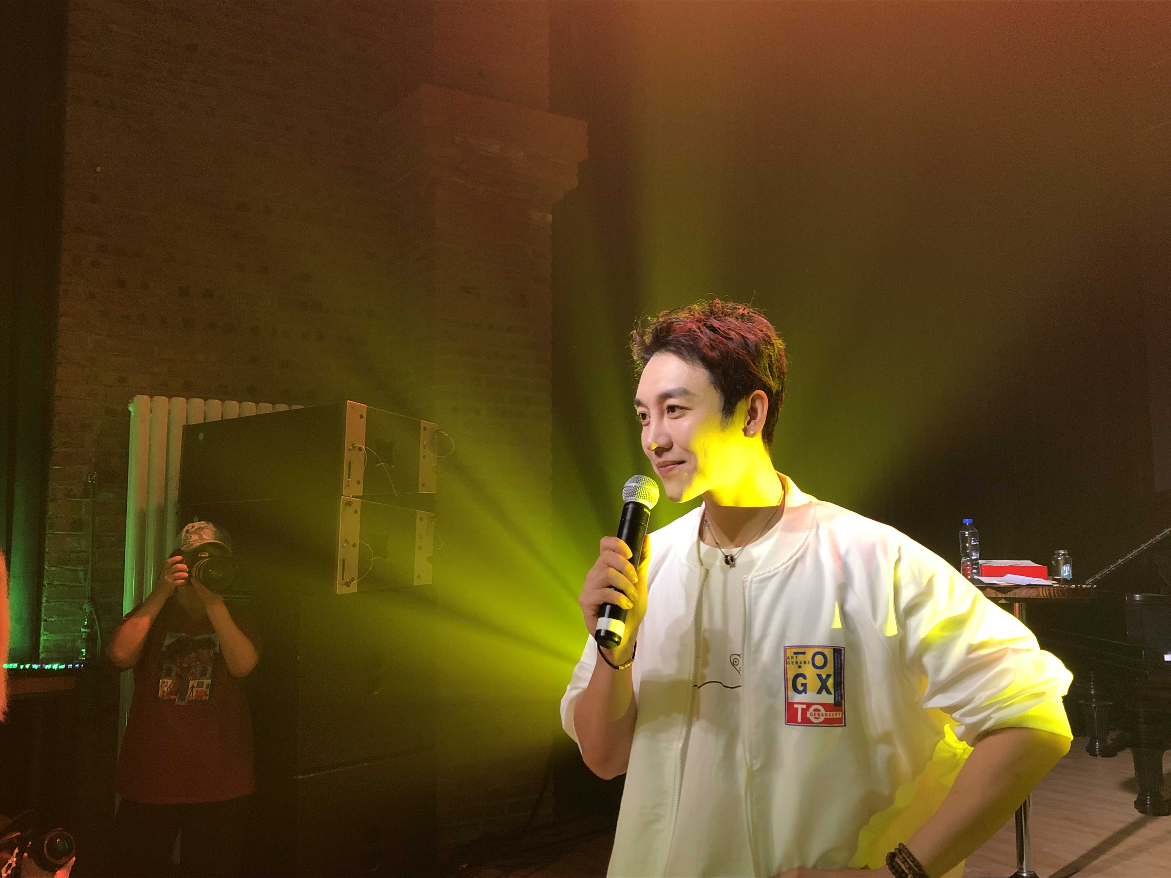 野哥的现场有点过分迷人了