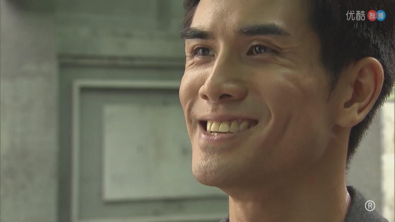 城寨英雄龙成虎嘅谜之微笑