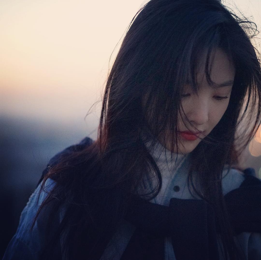 你的肌肤是五线谱我的唇印是爱的音符我要谱写一首