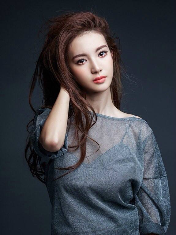 惊艳全场二胖姜妍胸压三胖金晨志玲优雅路过