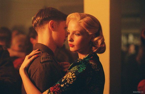 亨德逊夫人敬献(mrs henderson presentsmrs)-电影-腾讯视频