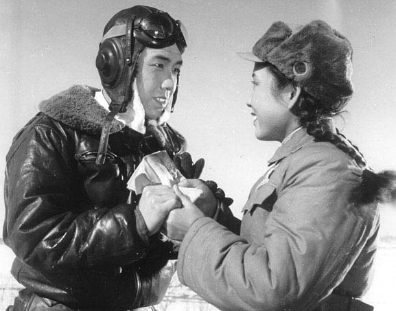 长空比翼apilot电影